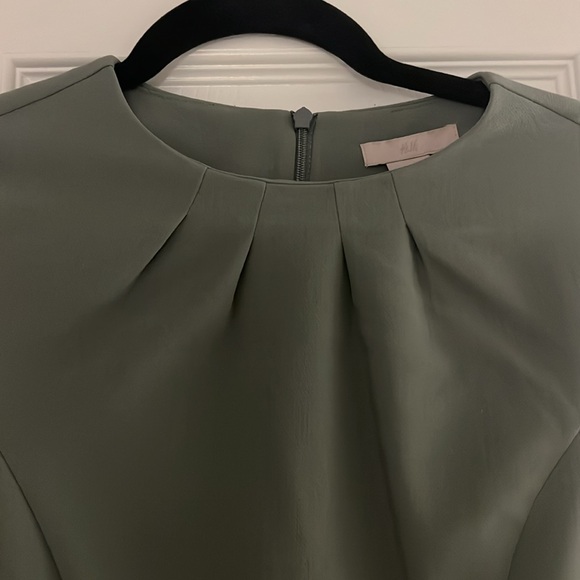 Green Belt Dress - Picture 3 of 7